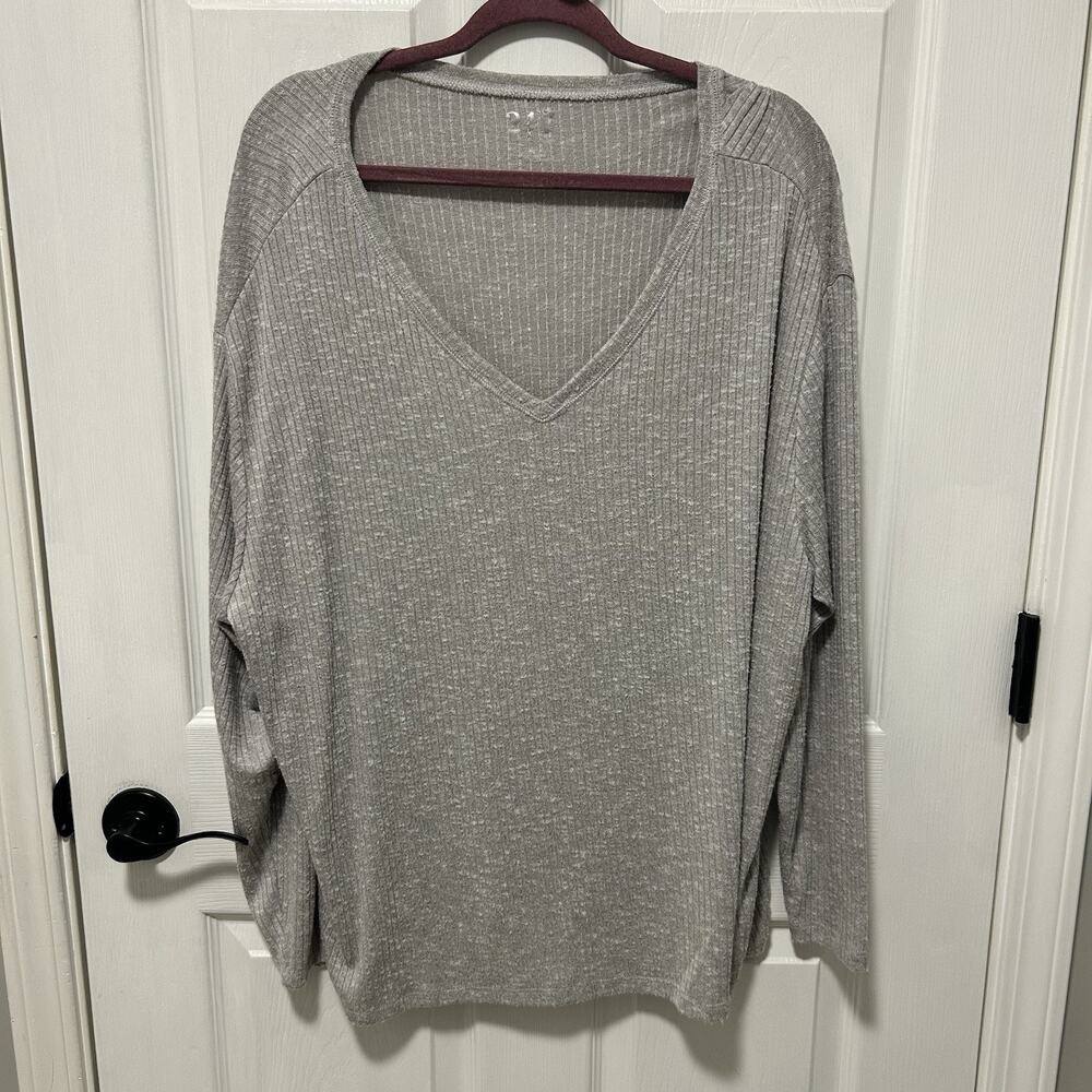 Maurice’s 24/7 Size 2X Light Gray V Neck Ribbed Long Sleeve Top Lightweight Soft